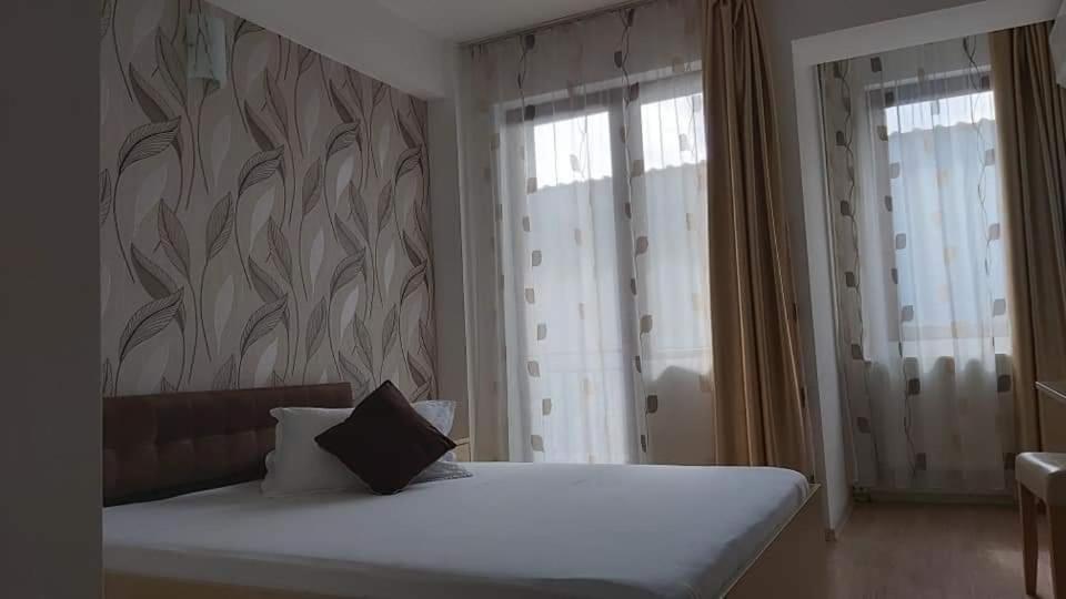 Hotel Story Targu Jiu Exterior photo